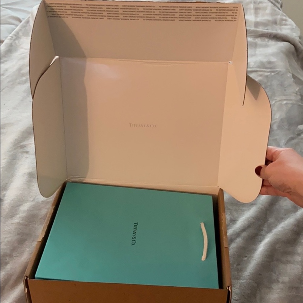 Tiffany & Co. gift packaging set